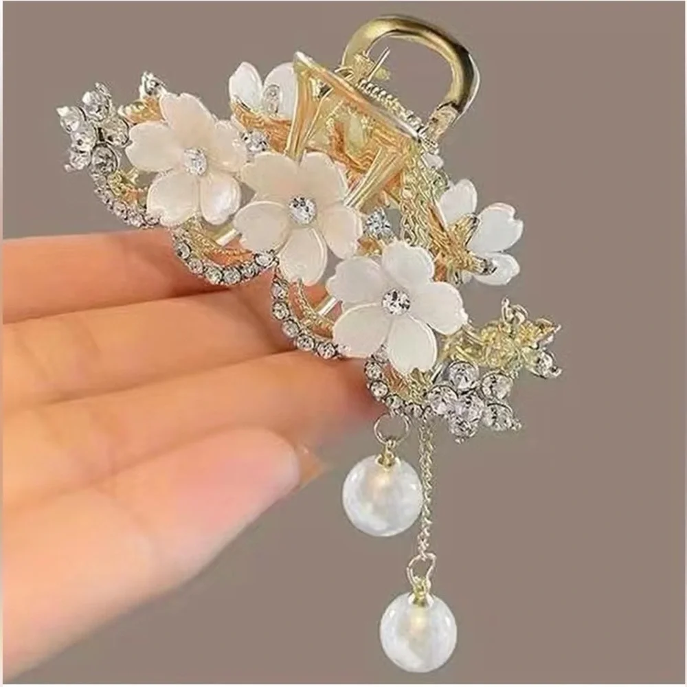 Flower Rhinestone And Pearl Simulant Hair Clip